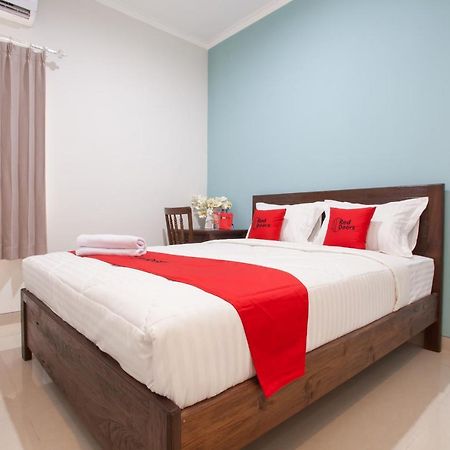 Reddoorz @ Wiyung 3 Surabaya Exterior photo