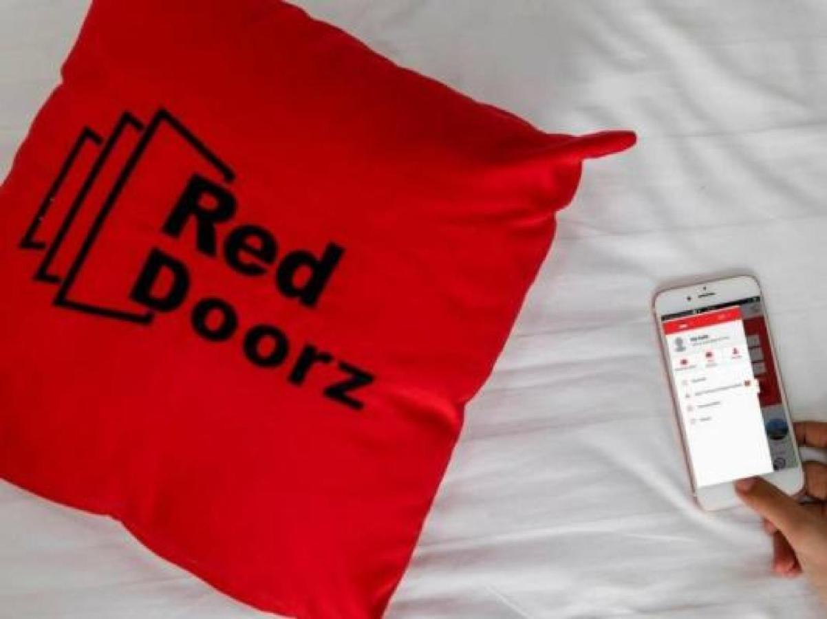 Reddoorz @ Wiyung 3 Surabaya Exterior photo